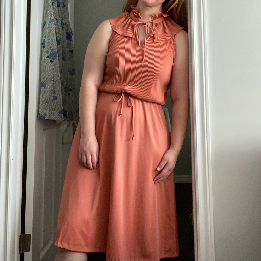 ✨Updated Measurements✨ Vintage peach coloured dress junior petites Algo-Ettes
